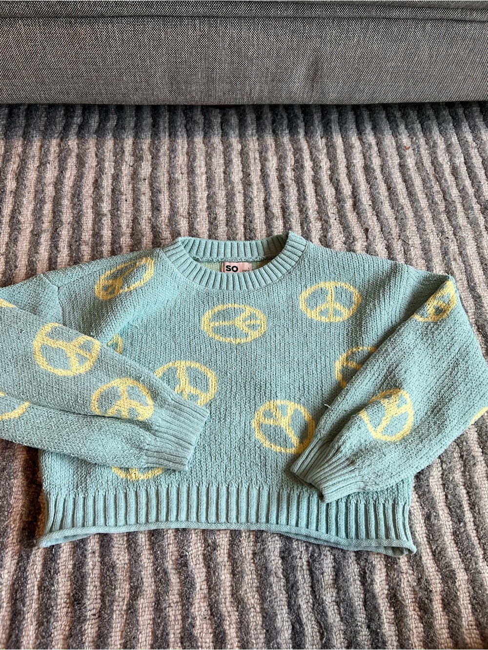 SO Mint Crewneck Sweater with Yellow Peace Signs